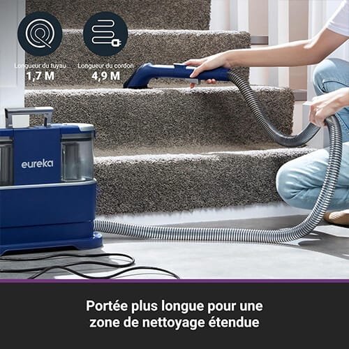 shampouineuse Eureka NEY100 nettoyant les escaliers avec tuyau long et cordon de 4,9 mètres