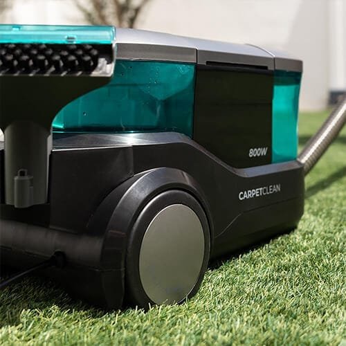 shampouineuse Cecotec Conga 10000 CarpetClean EasyHome avec réservoir 800W vue sur pelouse