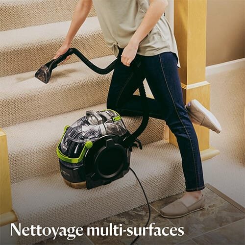 shampouineuse Bissell SpotClean Pet Pro utilisée pour le nettoyage multi-surfaces sur des escaliers