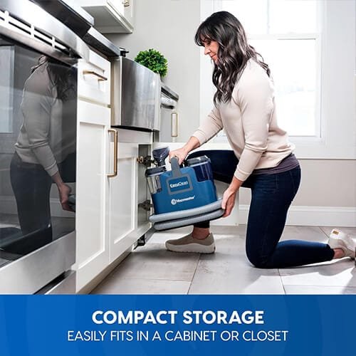 Rangement facile de la shampouineuse Vacmaster SCB0501 dans un placard ou sous l’évier grâce à son format compact